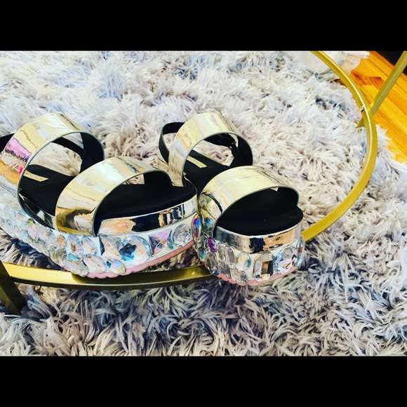 Jeweled Platforms - Picture 1 of 4